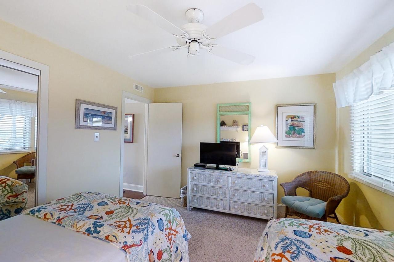 Breakers C-22 Apartment Pine Knoll Shores Exterior photo